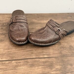 Clark’s Leather Slip On Mule Clog | Size 8M